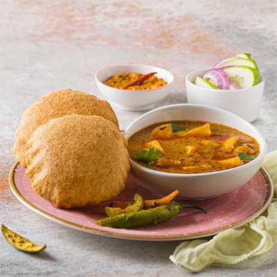 Bedmi Poori with Aloo Sabzi 